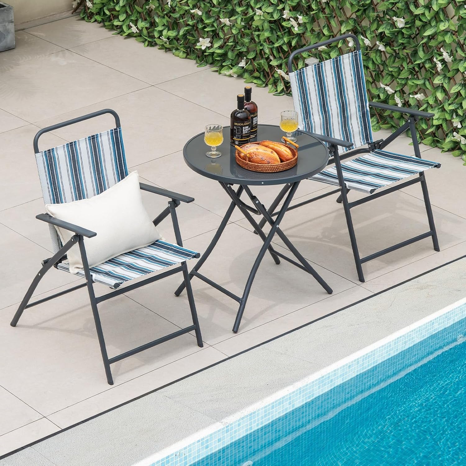 Compact Balcony Conversation Nooks