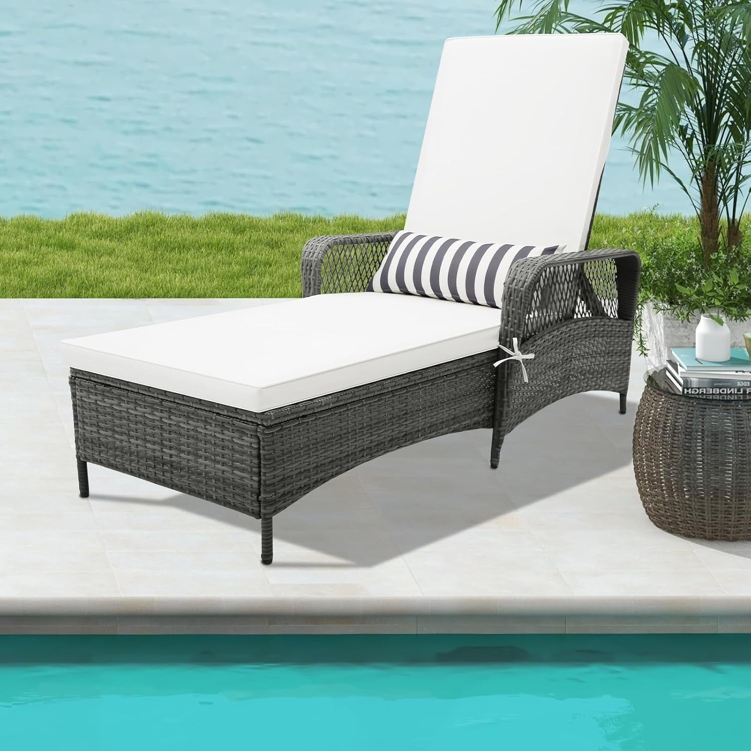 PE Rattan Adjustable Outdoor Sun Chaise Lounge